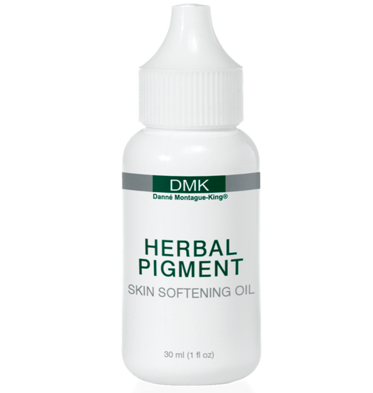 Herbal-Pigment-oil Brightens Dark Spots: Helps lighten dark areas and is great for darker skin tones.